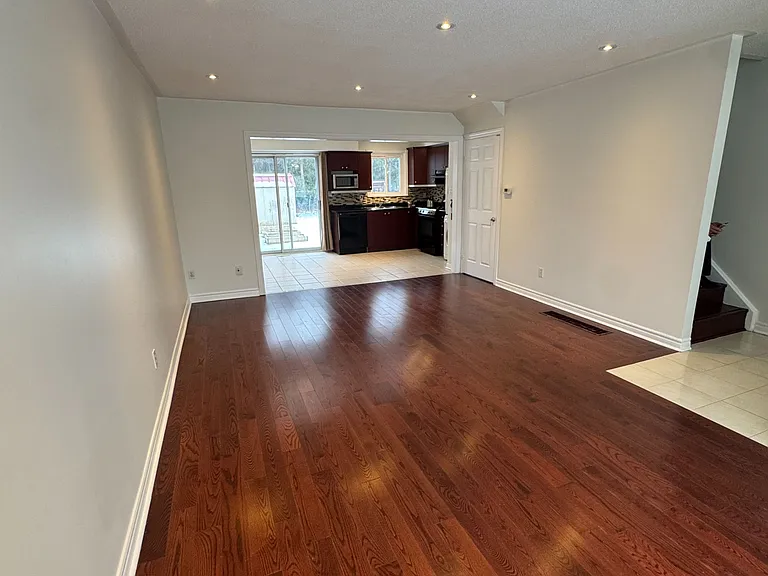 1025 Blairholm Ave #-UPPER LEVEL — Photo 5