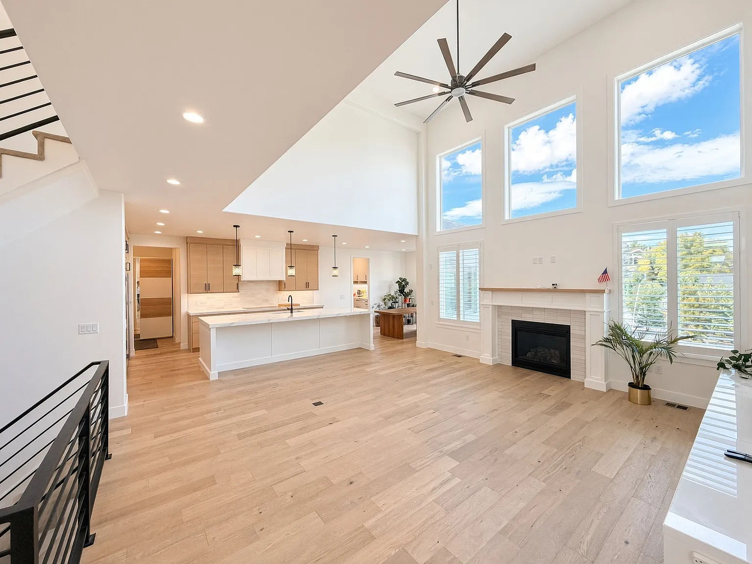W Jordan River Dr, South Jordan — Photo 2