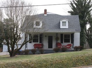 1113 Rives Rd, Martinsville, VA 24112