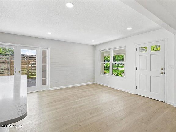 5th image of 1938 ORLEAN Drive
