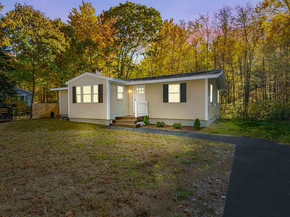 54 Adams Avenue, Seabrook, NH 03874