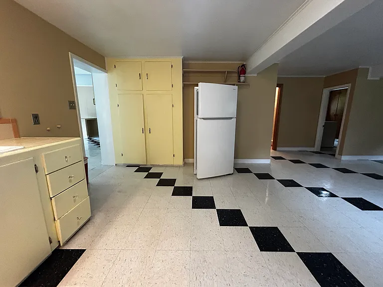 330 Sawmill Rd — Photo 11