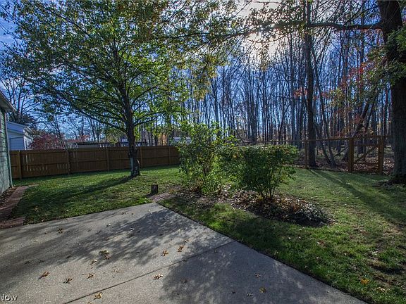 3rd image of 15976 Walnut Creek Dr