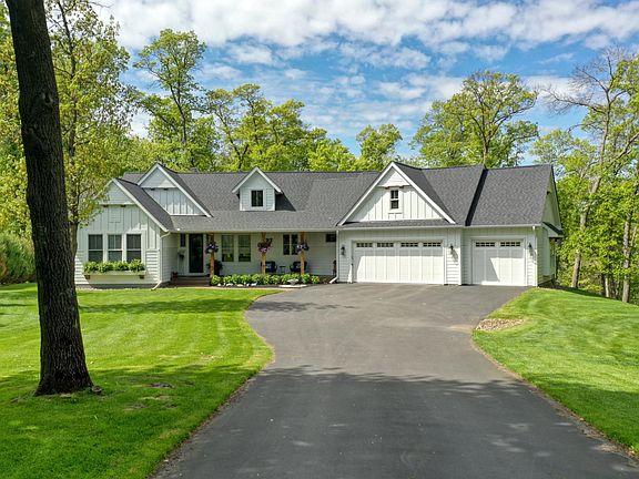 4th image of 19226 Meadowridge Ln N