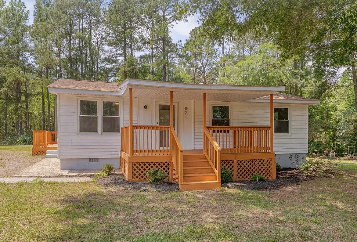 5 bed, 2.5 bath, 1632 sqft, $1,800 — Photo 1