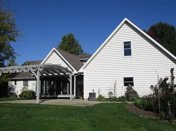 572 W 700 S, Hebron, IN 46341