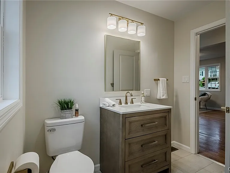 8 Terrace Hill Dr — Photo 25