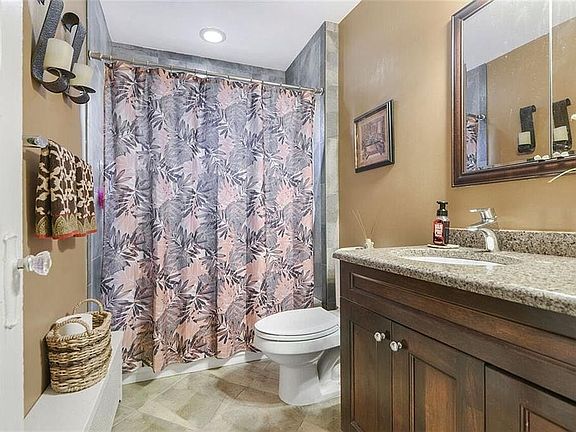 4th image of 9603 Avenue N