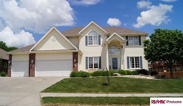 1st image of 8005 S 94th St
