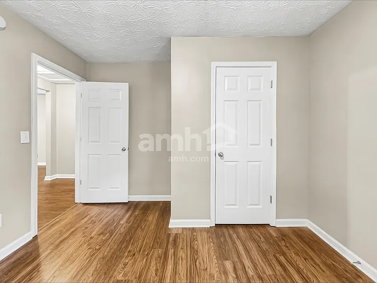 738 Mountain Laurel Dr — Photo 15