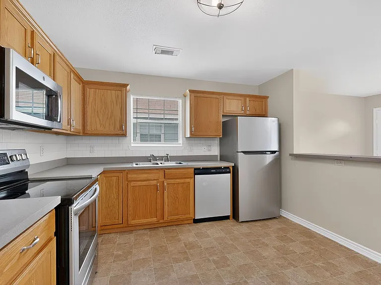 117 W Wilson Ave — Photo 10