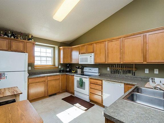 3rd image of 1622 Vandello Cir