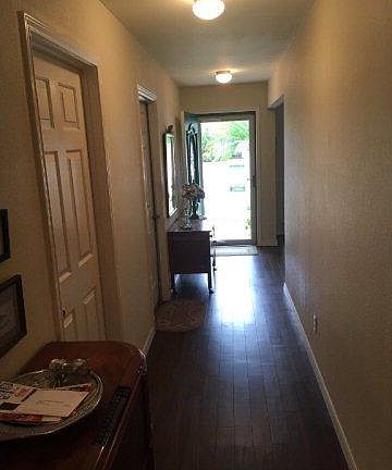 3rd image of 220 Diana Dr