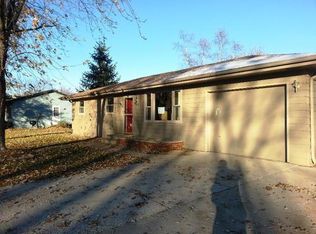 8219 Scott Ln, Machesney Park, IL 61115