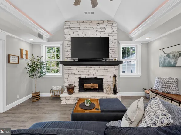 416 N Octorara Trl, Parkesburg, PA 19365