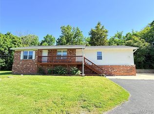 1721 Vandover Rd, Fenton, MO 63026