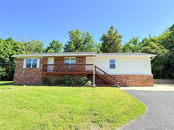 1721 Vandover Rd, Fenton, MO 63026