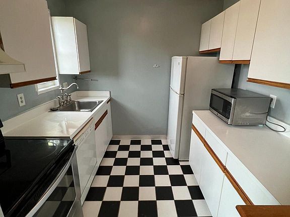 4th image of 1730 W Abingdon Dr APT 301