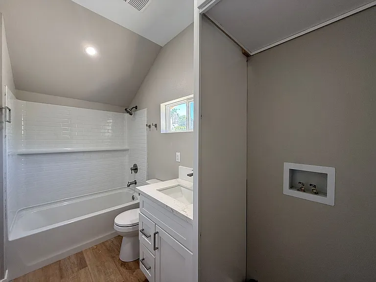 AV T 1105 — Photo 10