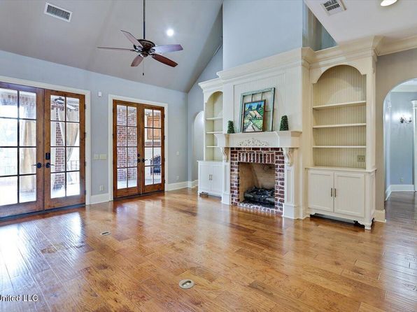 100 Indian Creek Blvd, Flowood, MS 39232