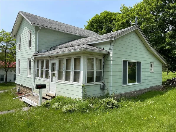 63 Liberty St, Dansville, NY 14437