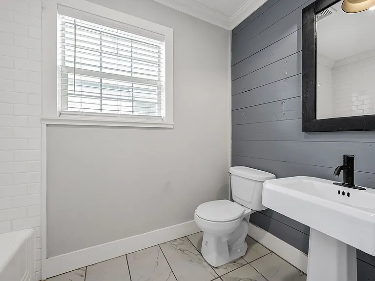 2704 Herring Ave — Photo 18