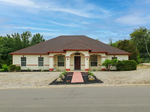 8809 Glen Hollow Dr, Fort Worth, TX 76179