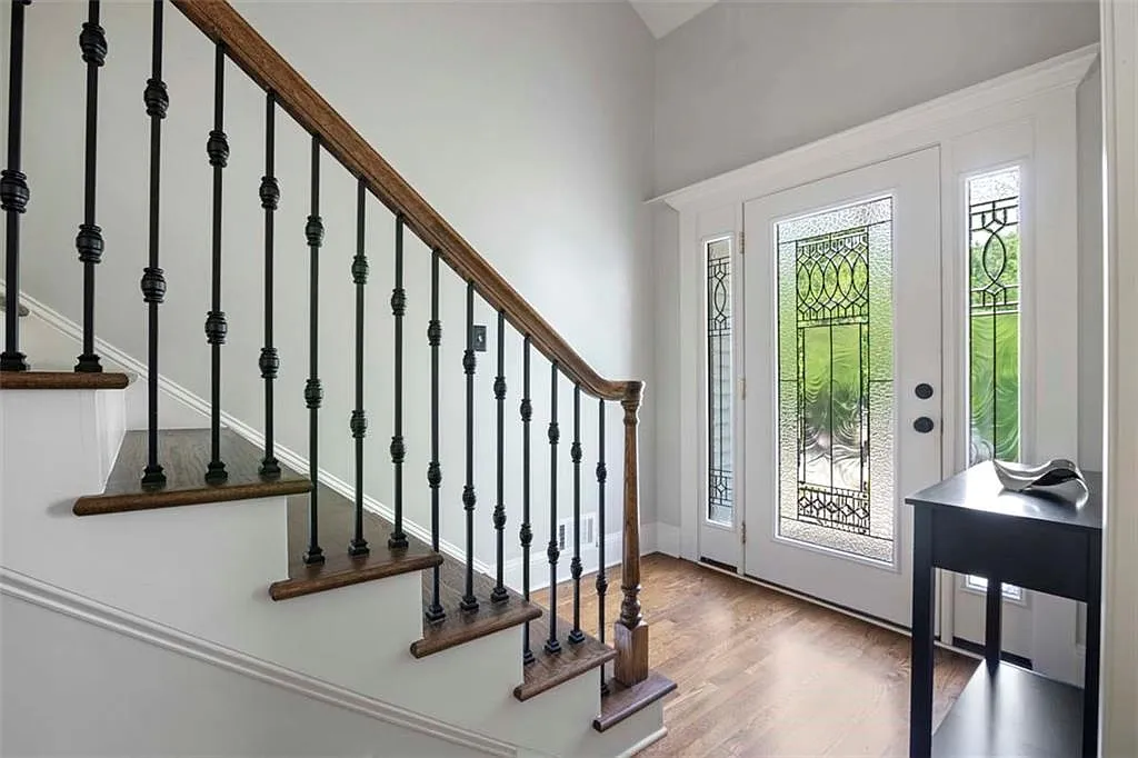 3 bed, 2.5 bath, 1909 sqft, $6,000 — Photo 3