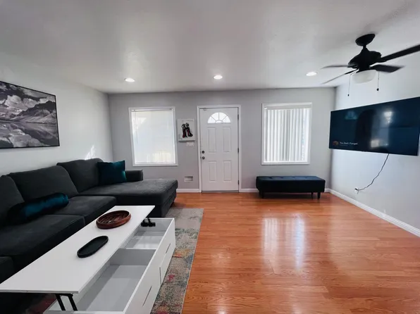 423 E 112th St, Los Angeles, CA 90061