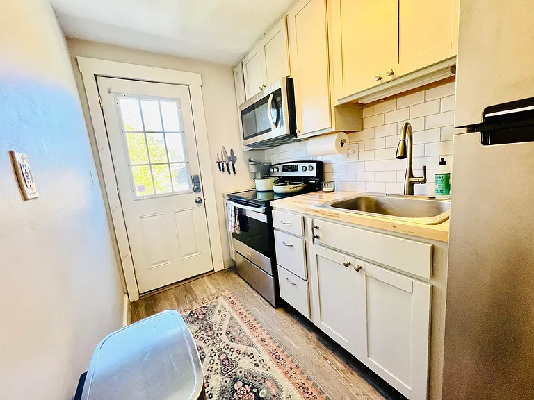 12 Willard St #3 — Photo 35