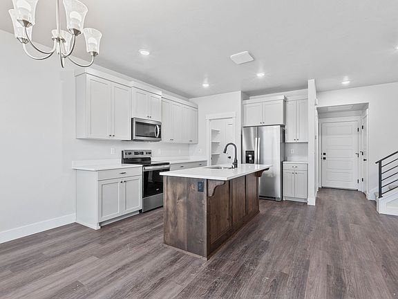 2nd image of 2982 Huntshire Ave