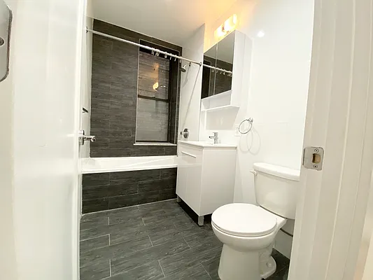 Rented by EastMount Realty LLC | media 27