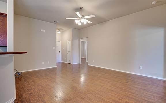 3rd image of 2203 Memphis St