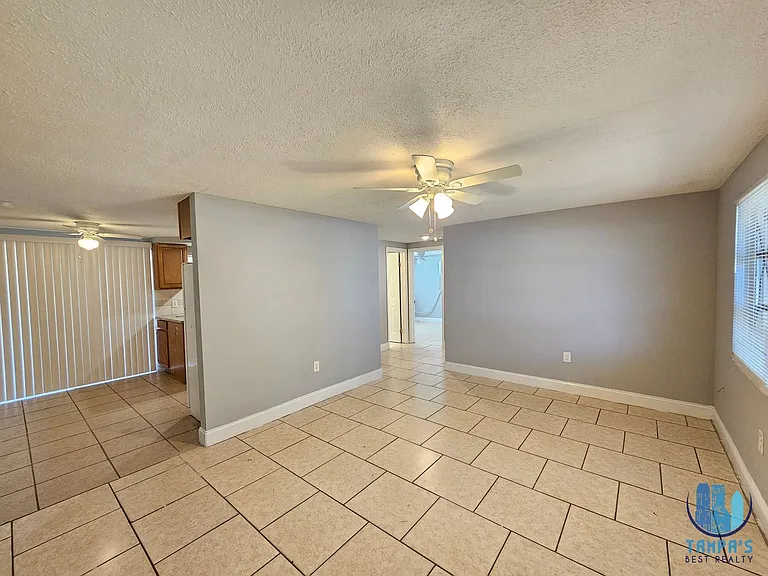 9210 Pegasus Ave — Photo 7