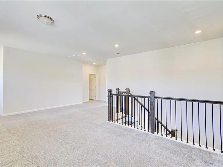 7107 Branch Creek Cv — Photo 31