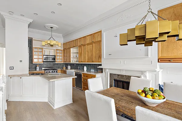 Sold by Compass | media 10