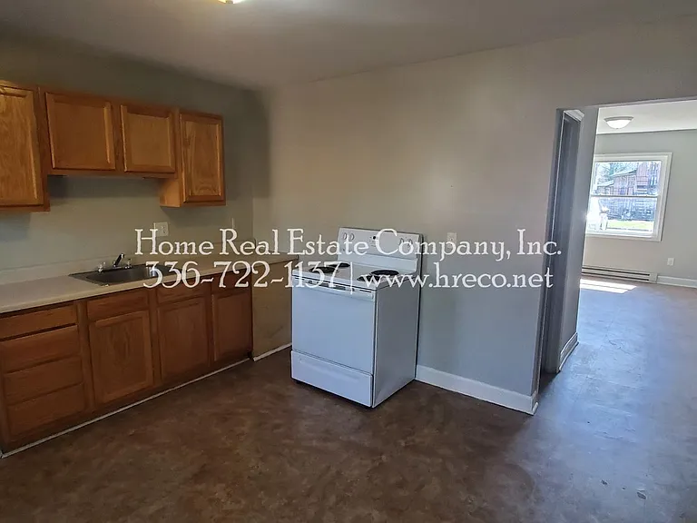 2334 N Cherry St #B — Photo 5