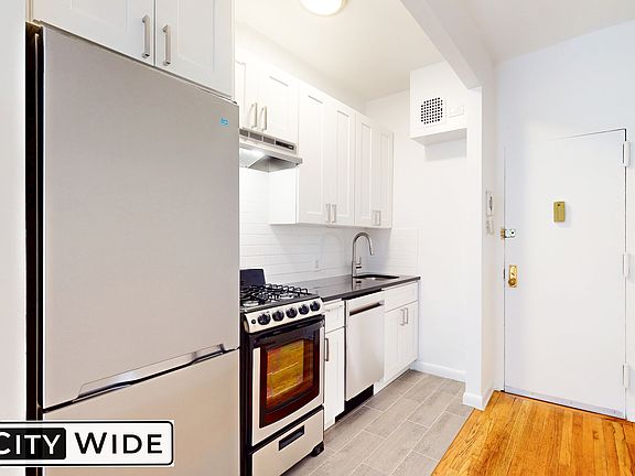3rd image of 947 1st Ave APT 1