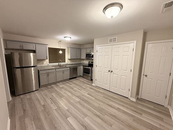 2nd image of 337 S Pointe Dr #B