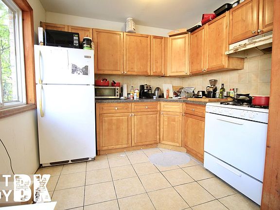 4th image of 12 Macon St #2B
