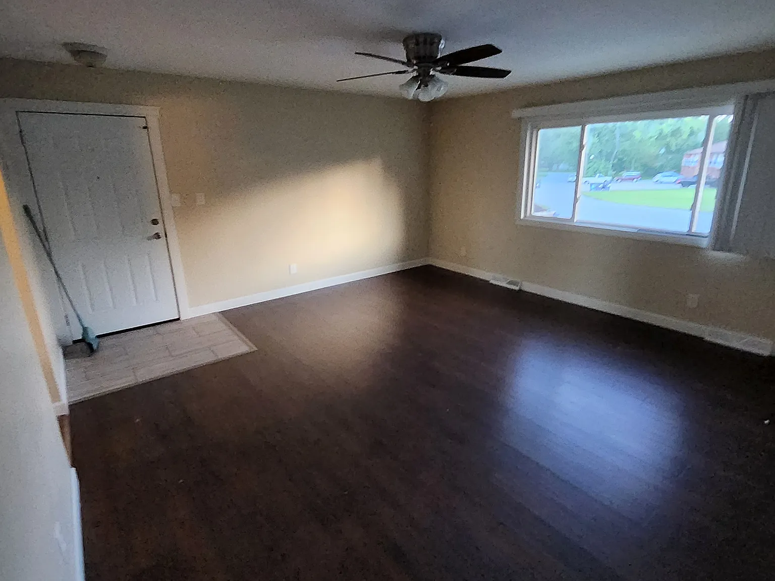 2 bed, 950 sqft, $1,250 — Photo 2