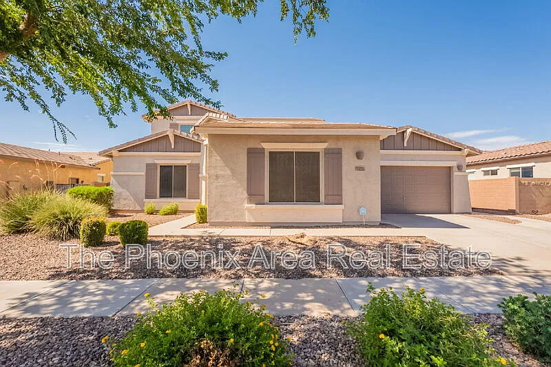 4 bed, 2.5 bath, 3527 sqft, $3,395 — Photo 4