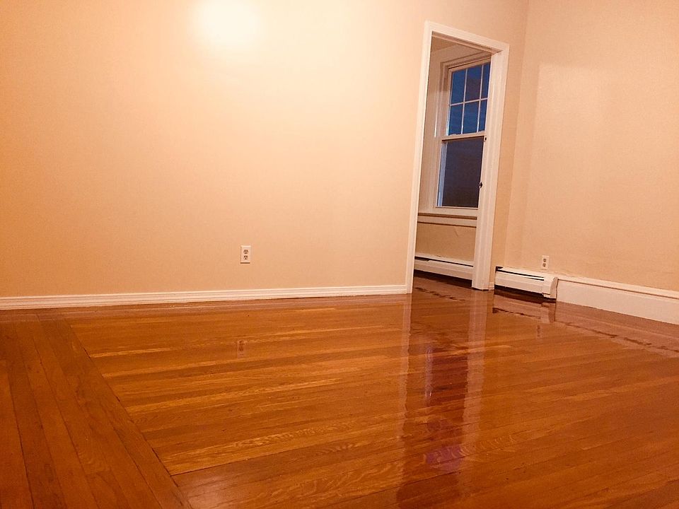1st image of 62 Anthony St #1R