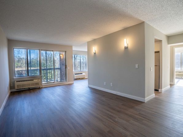 171 Wellington Ct APT 3D