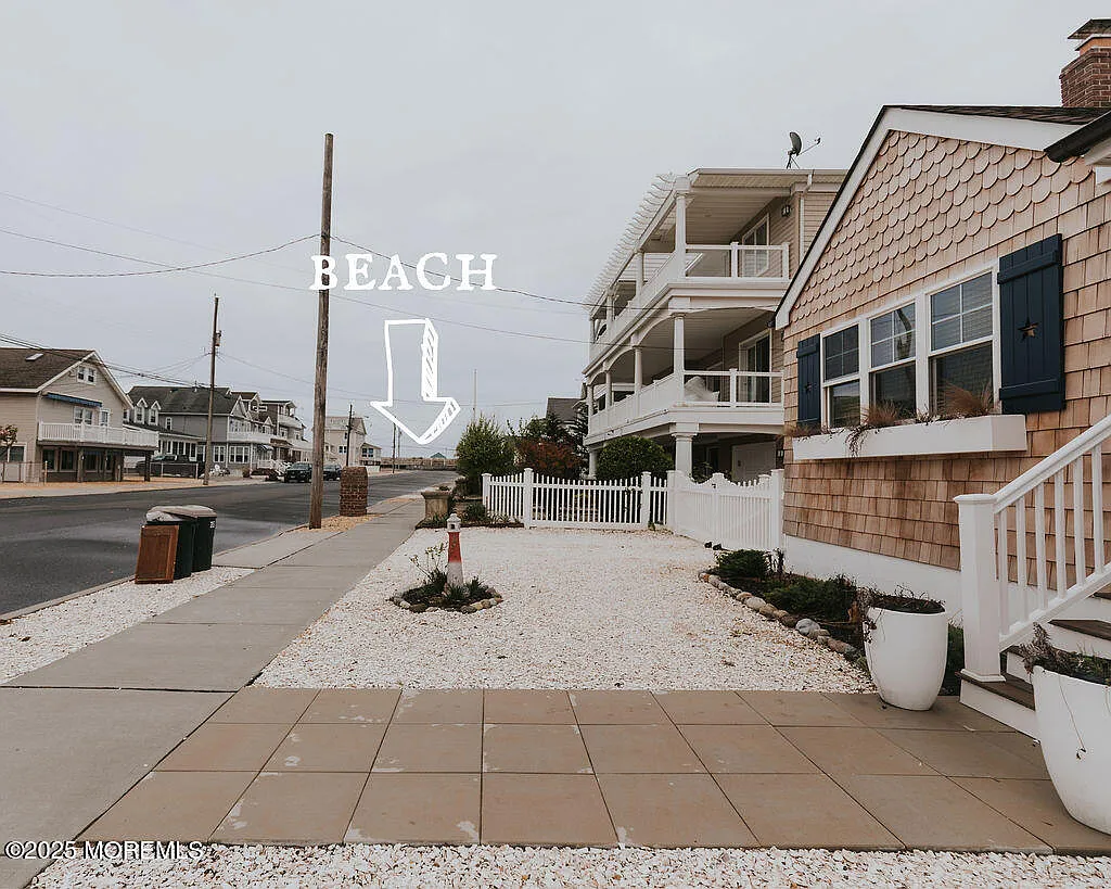 7 bed, 2.5 bath, $5,250 — Photo 2