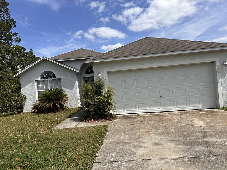 2529 SW 156th Pl — Photo 6