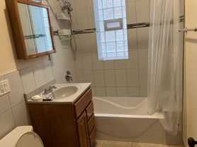 2325 W Iowa St, Chicago, IL