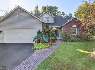 5814 Barnsley Dr, Harrisburg, PA 17111