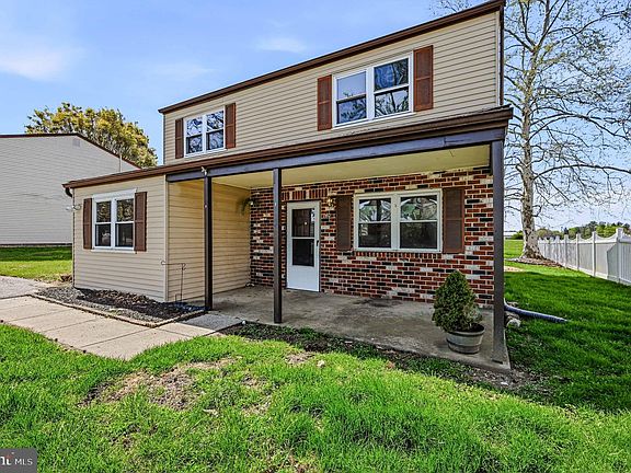 2nd image of 140 Wildflower Dr