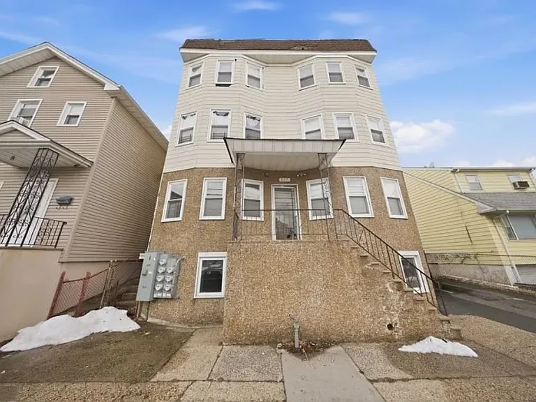 437 Elm St #1L — Photo 13